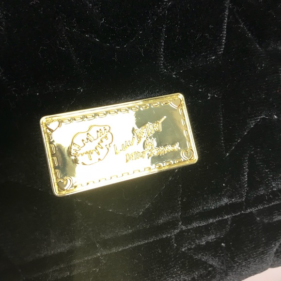 Betsey Johnson crossbody Clutch. - Picture 6 of 8